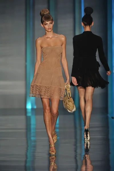 Look 13